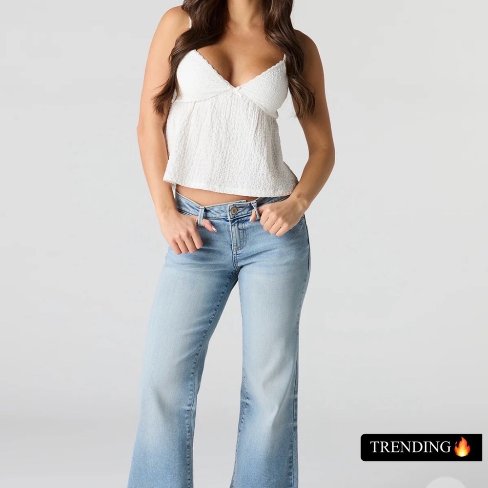 Light Wash Women’s Jeans